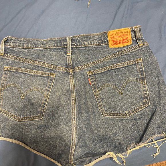 Levi size 32. In great condition barely worn. - Picture 2 of 2